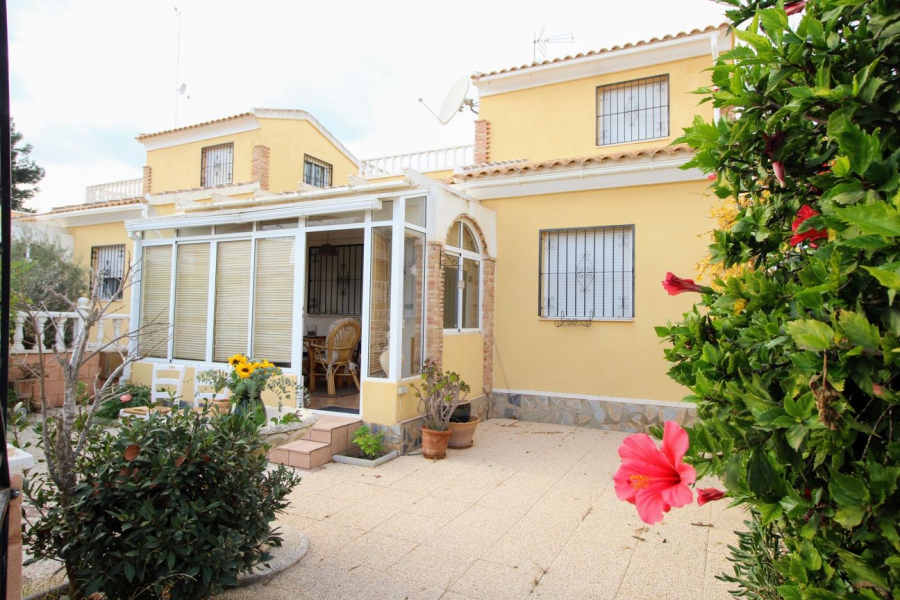 Resale - Villa - Torrevieja  - Los Balcones