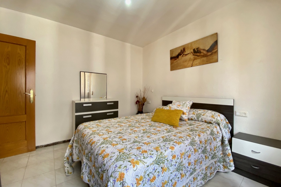 Resale - Apartamento/Bungalow - Torrevieja  - Los Locos