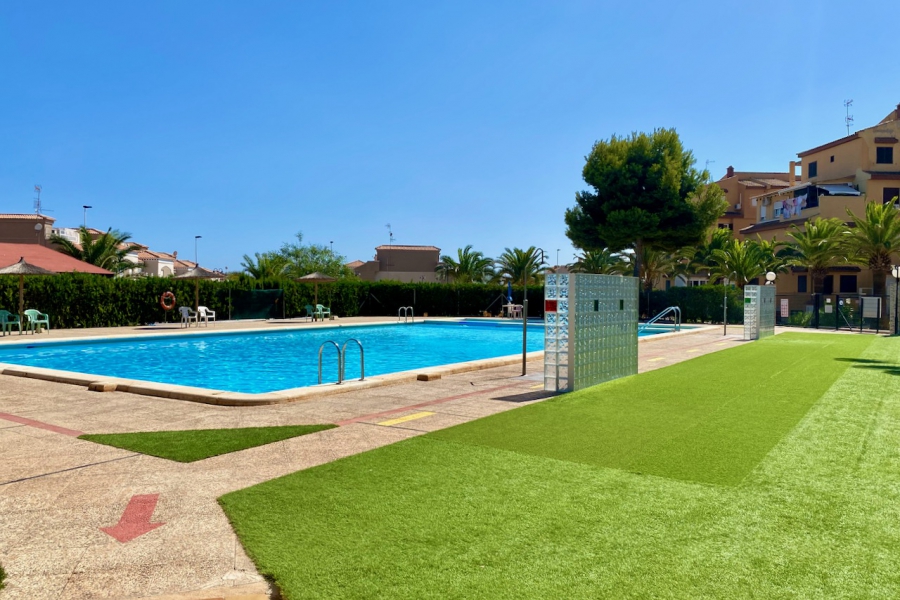 Resale - Lägenhet / Bungalow  - Torrevieja  - Aguas Nuevas