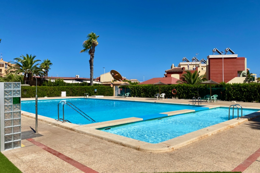 Resale - Lägenhet / Bungalow  - Torrevieja  - Aguas Nuevas
