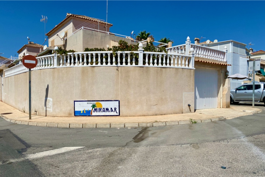 Resale - Duplex / Adosado - Orihuela Costa - Los Altos 