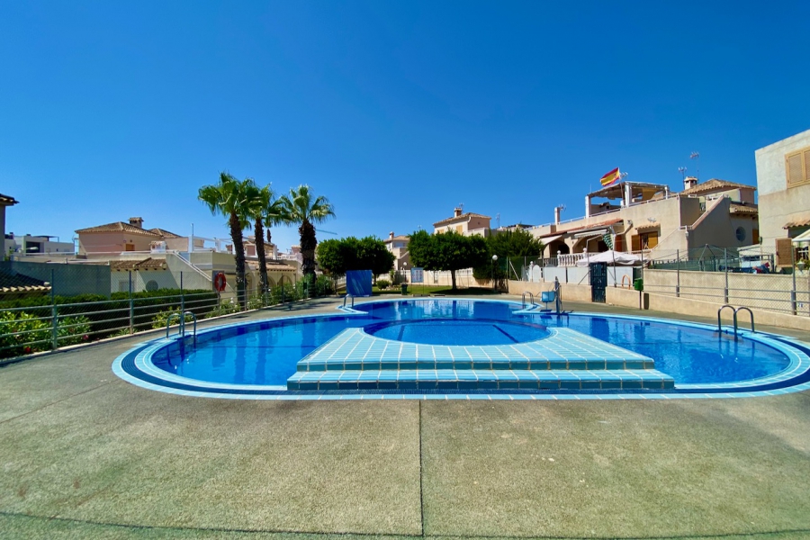 Resale - Duplex / Adosado - Orihuela Costa - Los Altos 