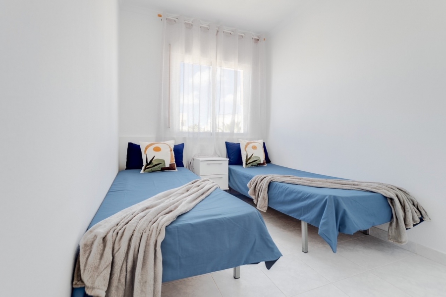 Resale - Apartment/Bungalow - Torrevieja  - Aguas Nuevas