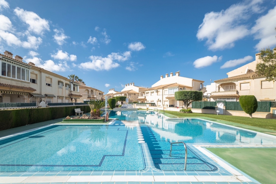 Resale - Apartment/Bungalow - Torrevieja  - Aguas Nuevas
