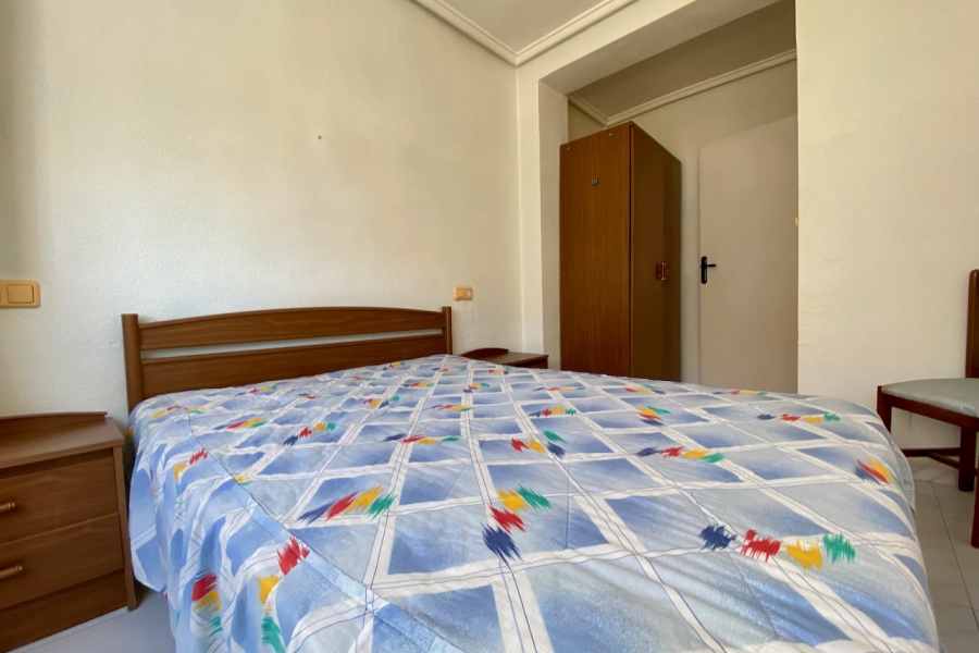 Resale - Apartamento/Bungalow - Torrevieja  - Los Locos