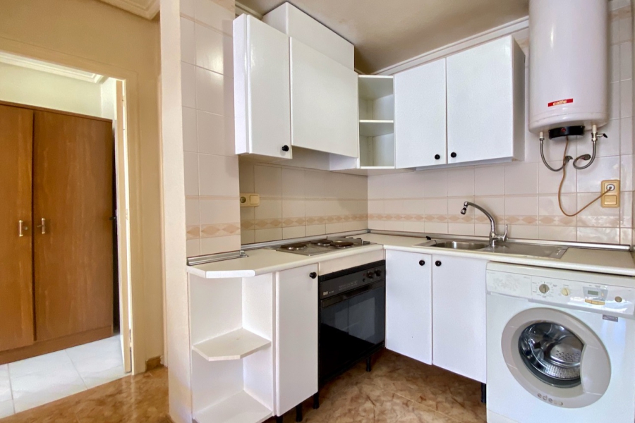 Resale - Apartamento/Bungalow - Torrevieja  - Los Locos