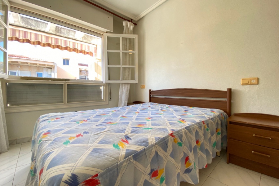 Resale - Apartamento/Bungalow - Torrevieja  - Los Locos