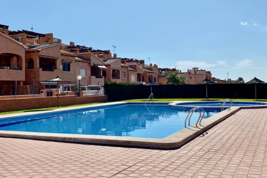 Resale - Apartment/Bungalow - Torrevieja  - Aguas Nuevas
