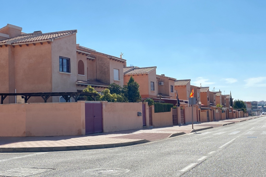 Resale - Apartment/Bungalow - Torrevieja  - Aguas Nuevas