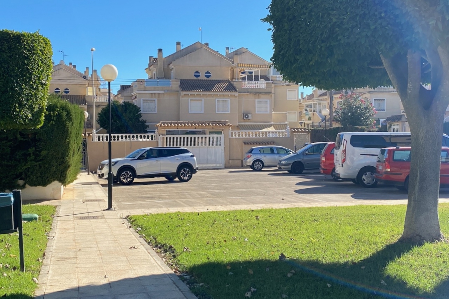 Resale - Lägenhet / Bungalow  - Torrevieja  - Aguas Nuevas