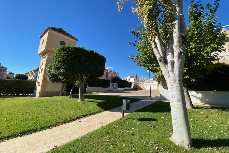 Resale - Lägenhet / Bungalow  - Torrevieja  - Aguas Nuevas