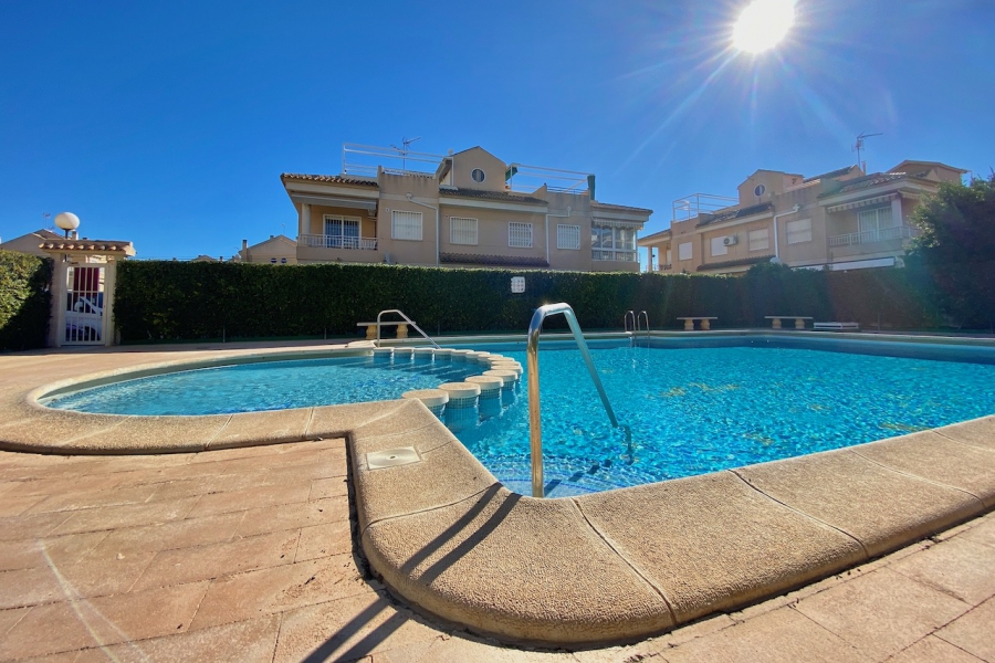 Resale - Lägenhet / Bungalow  - Torrevieja  - Aguas Nuevas