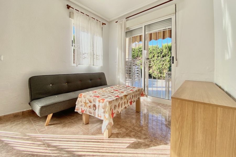 Resale - Lägenhet / Bungalow  - Torrevieja  - Aguas Nuevas
