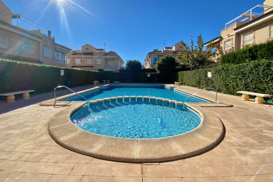 Resale - Lägenhet / Bungalow  - Torrevieja  - Aguas Nuevas
