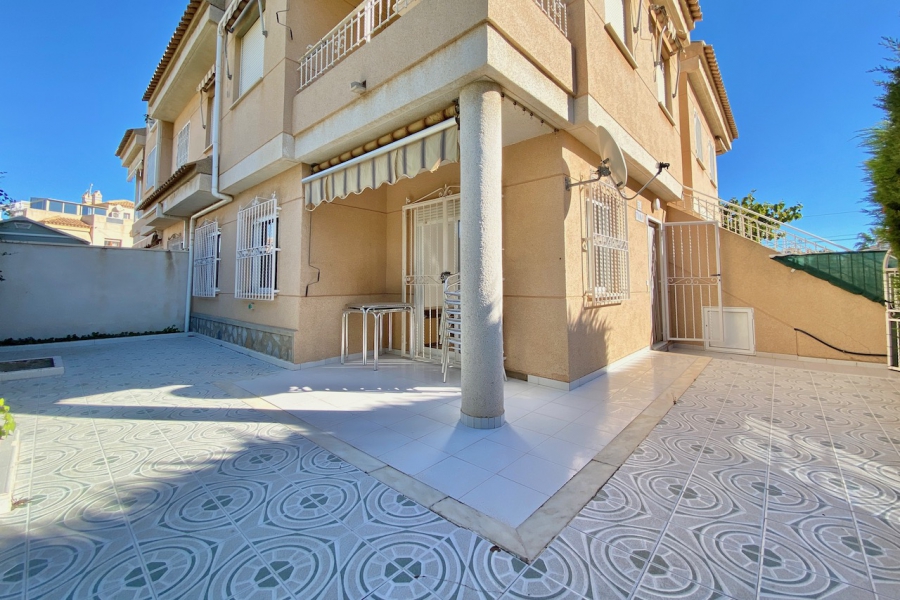 Resale - Lägenhet / Bungalow  - Torrevieja  - Aguas Nuevas