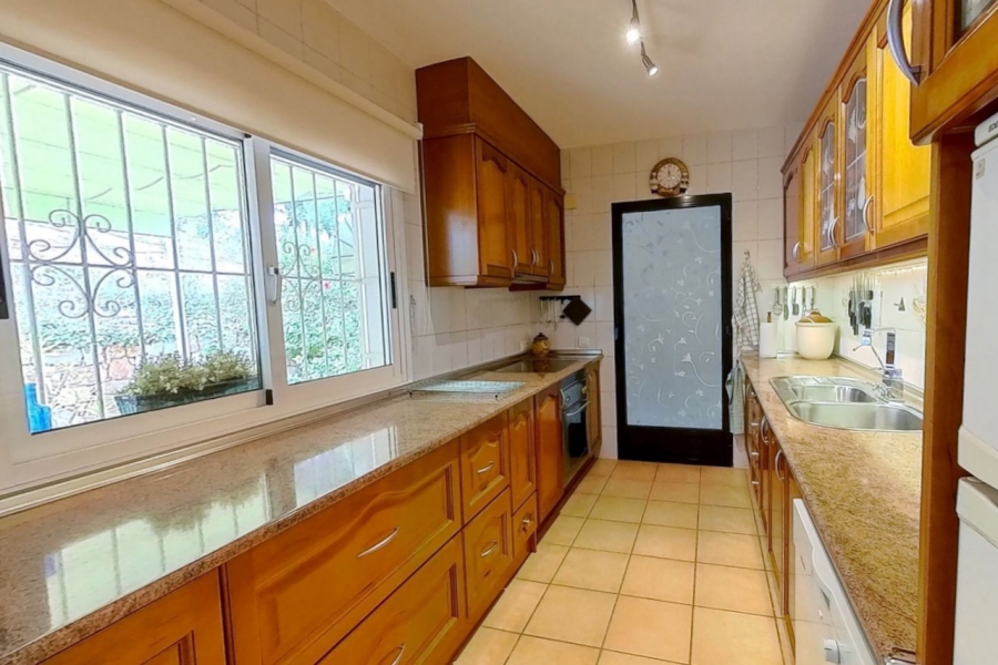 Resale - Villa / Semi detached - Orihuela Costa - Villamartin