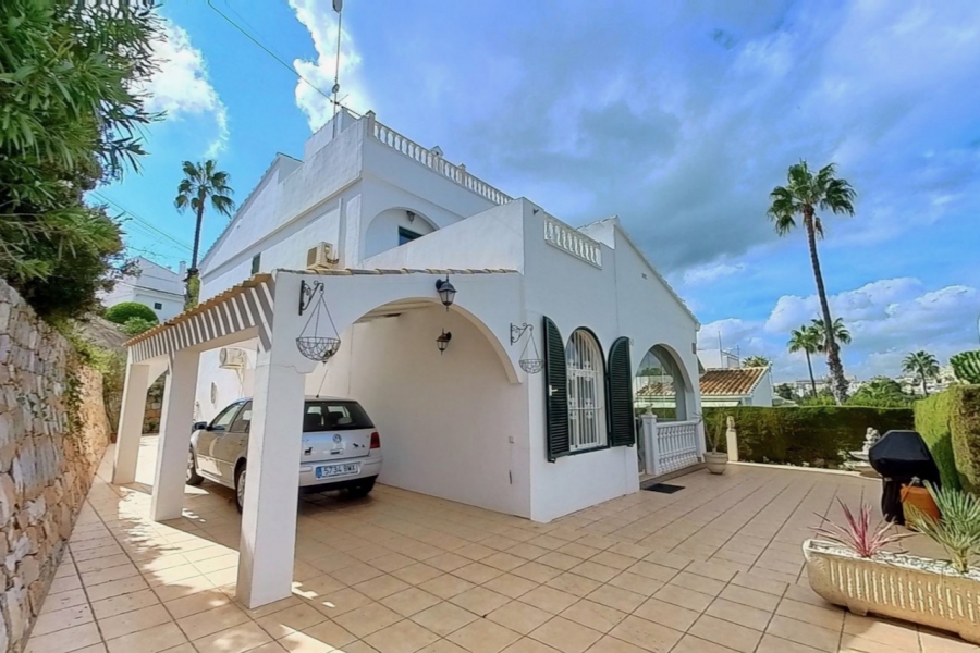 Resale - Villa / Semi detached - Orihuela Costa - Villamartin
