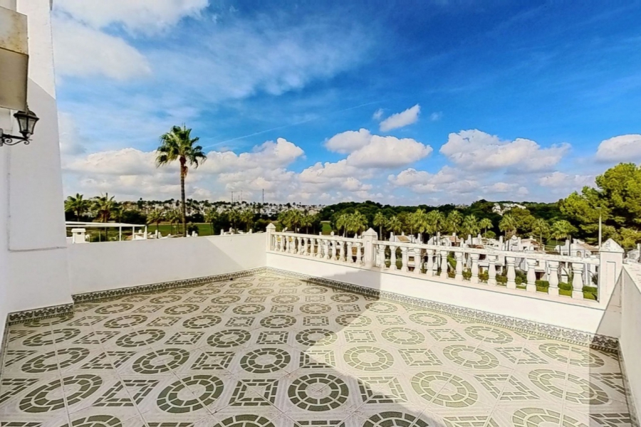Resale - Villa / Semi detached - Orihuela Costa - Villamartin