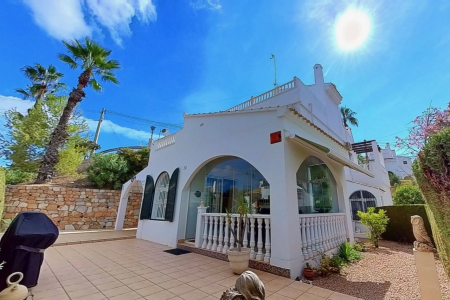 Resale - Villa / Semi detached - Orihuela Costa - Villamartin
