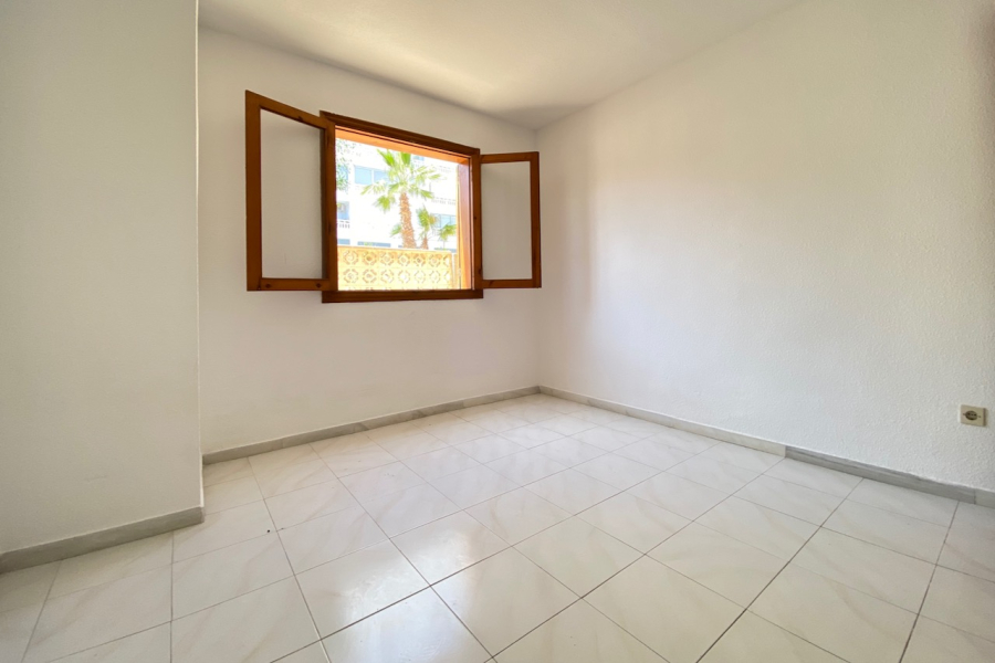 Resale - Lägenhet / Bungalow  - Torrevieja  - Aguas Nuevas