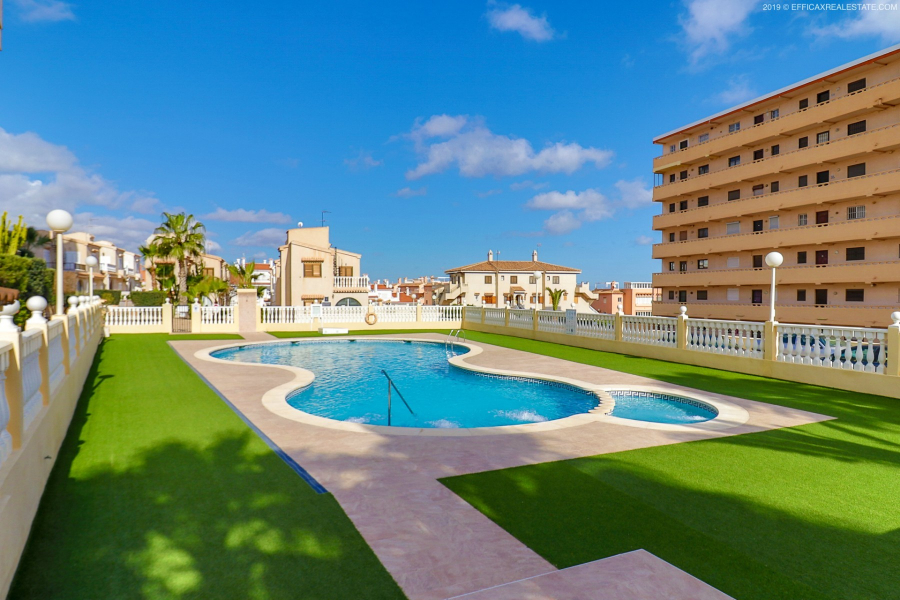 Resale - Lägenhet / Bungalow  - Torrevieja  - Aguas Nuevas