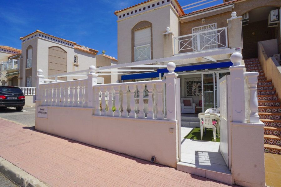 Resale - Apartamento/Bungalow - Torrevieja  - Aguas Nuevas