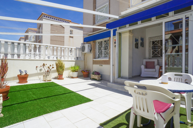 Lägenhet / Bungalow  - Resale - Torrevieja  - Aguas Nuevas