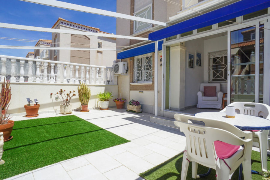 Resale - Apartment/Bungalow - Torrevieja  - Aguas Nuevas