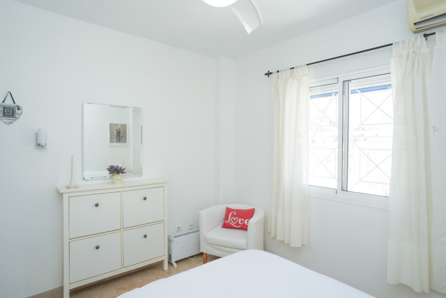 Resale - Apartamento/Bungalow - Torrevieja  - Aguas Nuevas