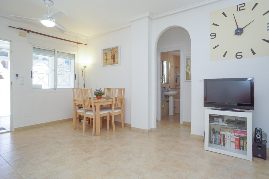 Resale - Apartment/Bungalow - Torrevieja  - Aguas Nuevas