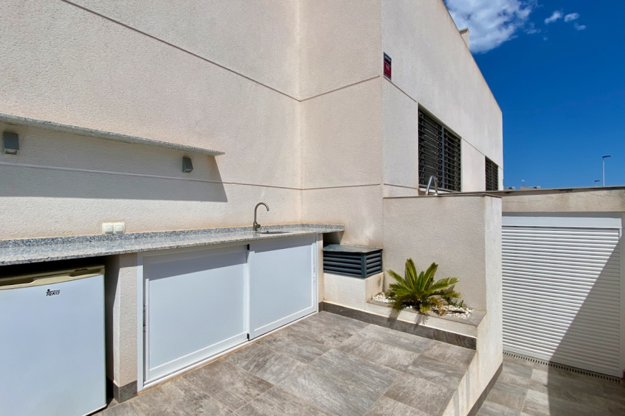 Resale - Duplex / Adosado - Torrevieja  - Aguas Nuevas