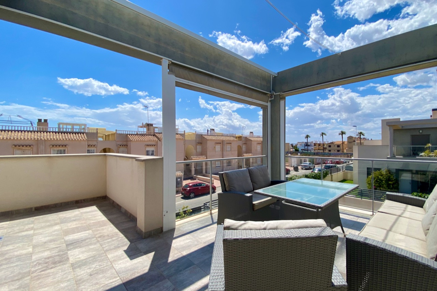 Resale - Duplex / Adosado - Torrevieja  - Aguas Nuevas