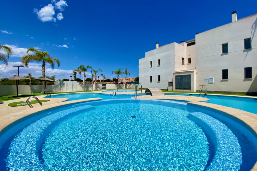 Resale - Duplex / Adosado - Torrevieja  - Aguas Nuevas