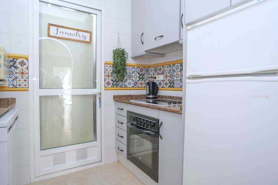 Resale - Apartamento/Bungalow - Torrevieja  - Aguas Nuevas