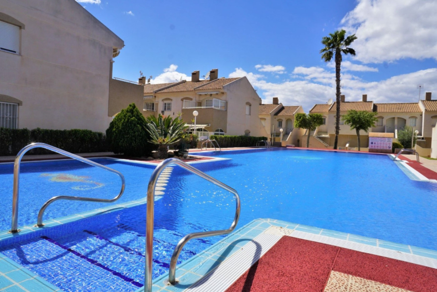 Resale - Lägenhet / Bungalow  - Torrevieja  - Aguas Nuevas