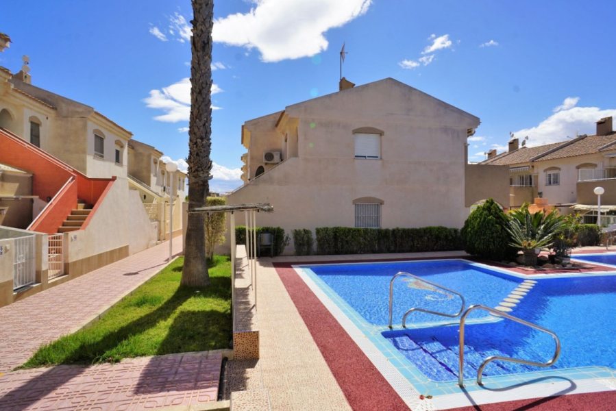 Resale - Apartamento/Bungalow - Torrevieja  - Aguas Nuevas