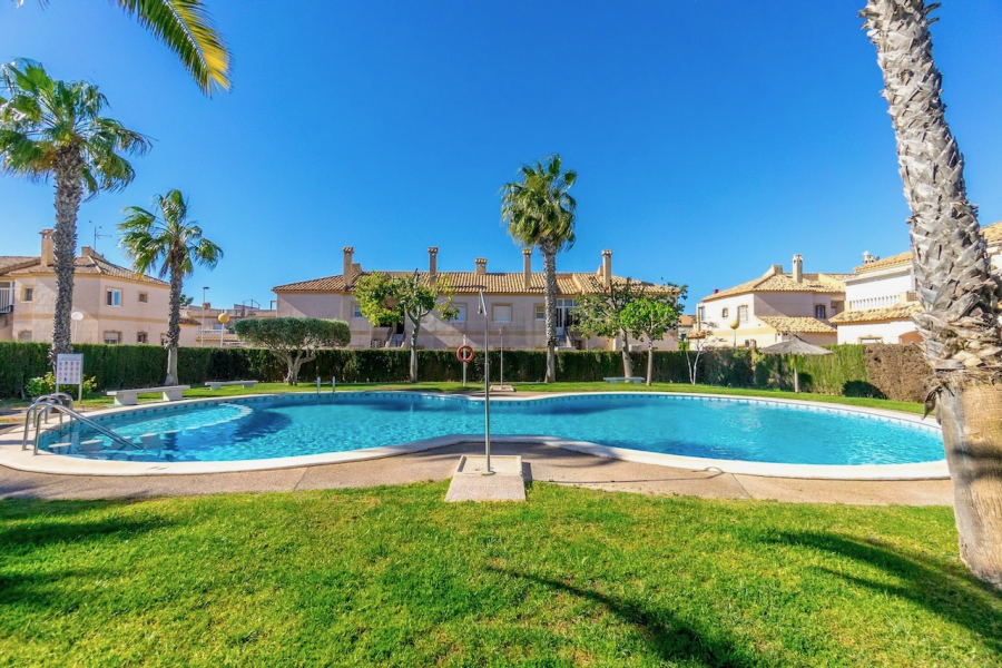 Resale - Lägenhet / Bungalow  - Torrevieja  - Aguas Nuevas