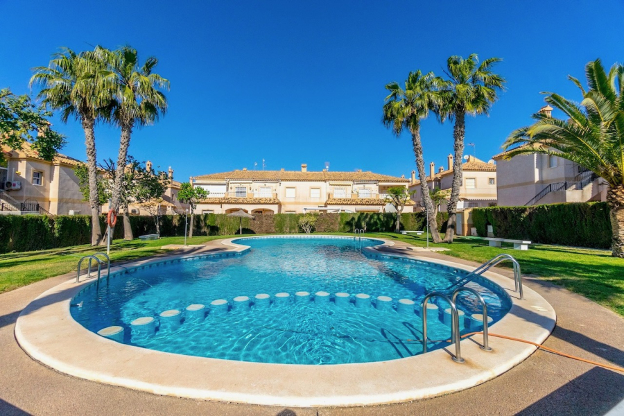 Resale - Apartment/Bungalow - Torrevieja  - Aguas Nuevas