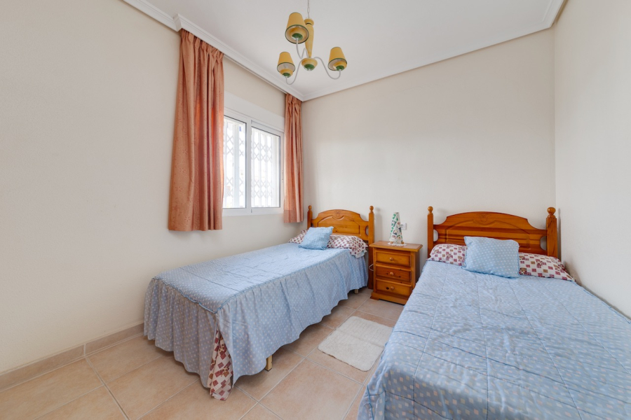 Resale - Apartment/Bungalow - Torrevieja  - La Veleta