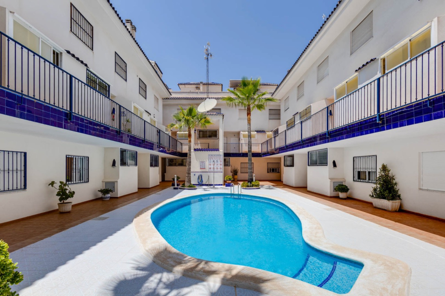 Resale - Apartment/Bungalow - Torrevieja  - La Veleta