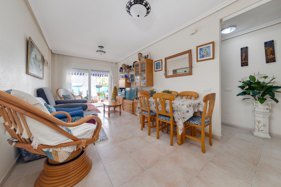 Resale - Lägenhet / Bungalow  - Torrevieja  - La Veleta