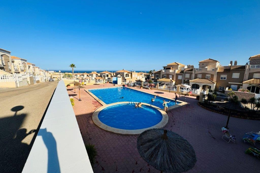 Resale - Apartment/Bungalow - Torrevieja  - Aguas Nuevas