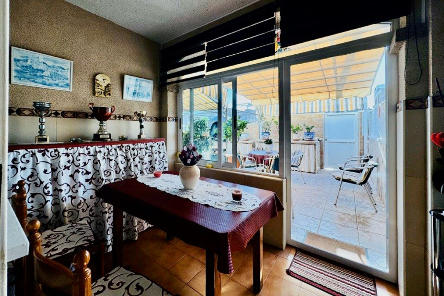 Resale - Apartamento/Bungalow - Torrevieja  - Aguas Nuevas