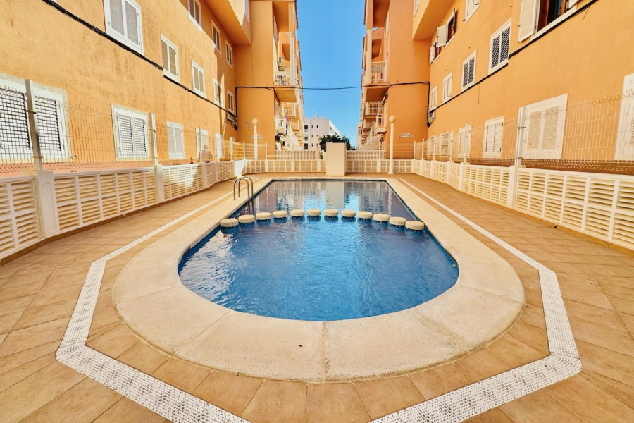 Resale - Apartamento/Bungalow - Torrevieja  - La Mata