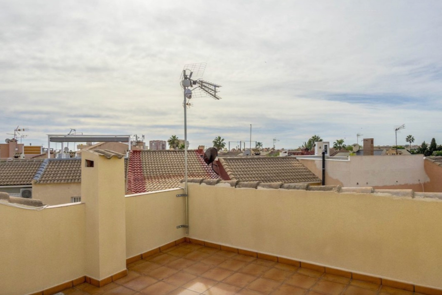 Resale - Duplex / Adosado - Torrevieja  - Aguas Nuevas