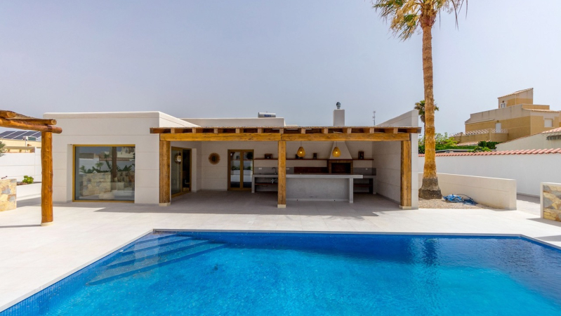 Villa - Resale - Torrevieja  - Torreta Florida