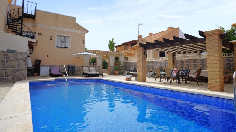 Villa / Semi detached - Resale - Torrevieja  - Aguas Nuevas