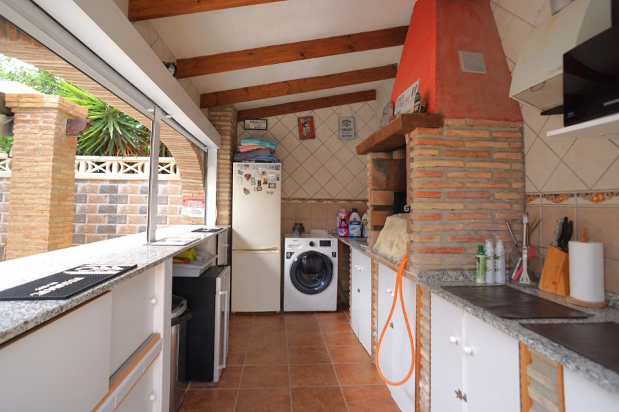 Resale - Villa - Torrevieja  - Aguas Nuevas