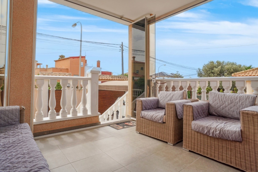 Resale - Villa - Torrevieja  - Aguas Nuevas