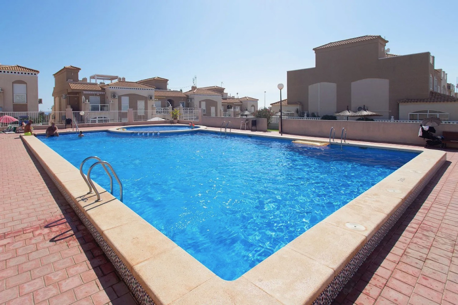 Resale - Lägenhet / Bungalow  - Torrevieja  - Aguas Nuevas